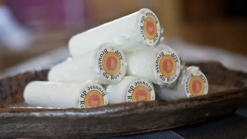 Козы из Марселя, которые тушат пожары и дают сыр, рецепта приготовления которого нет