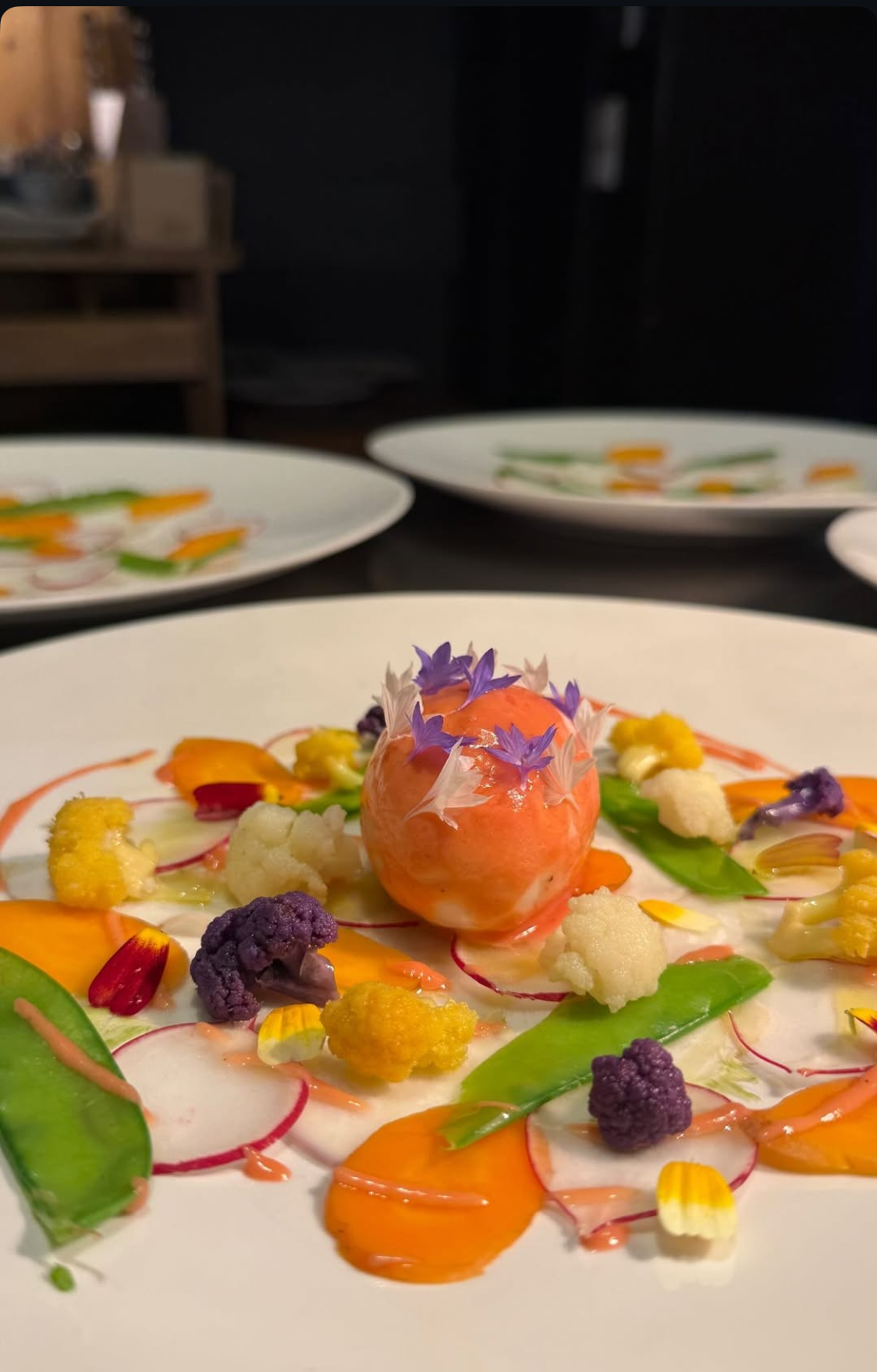 Как съедобные цветы из маленькой фермы покорили звёздные рестораны долины Роны