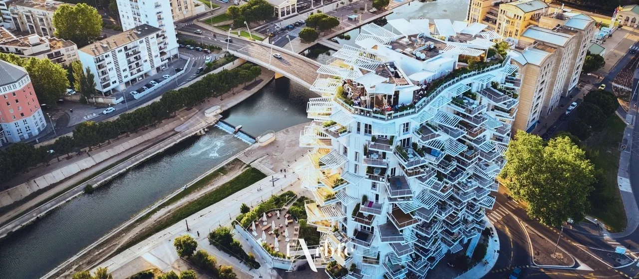 Город-щит на юге Франции, где каждая улица хранит свою тайну