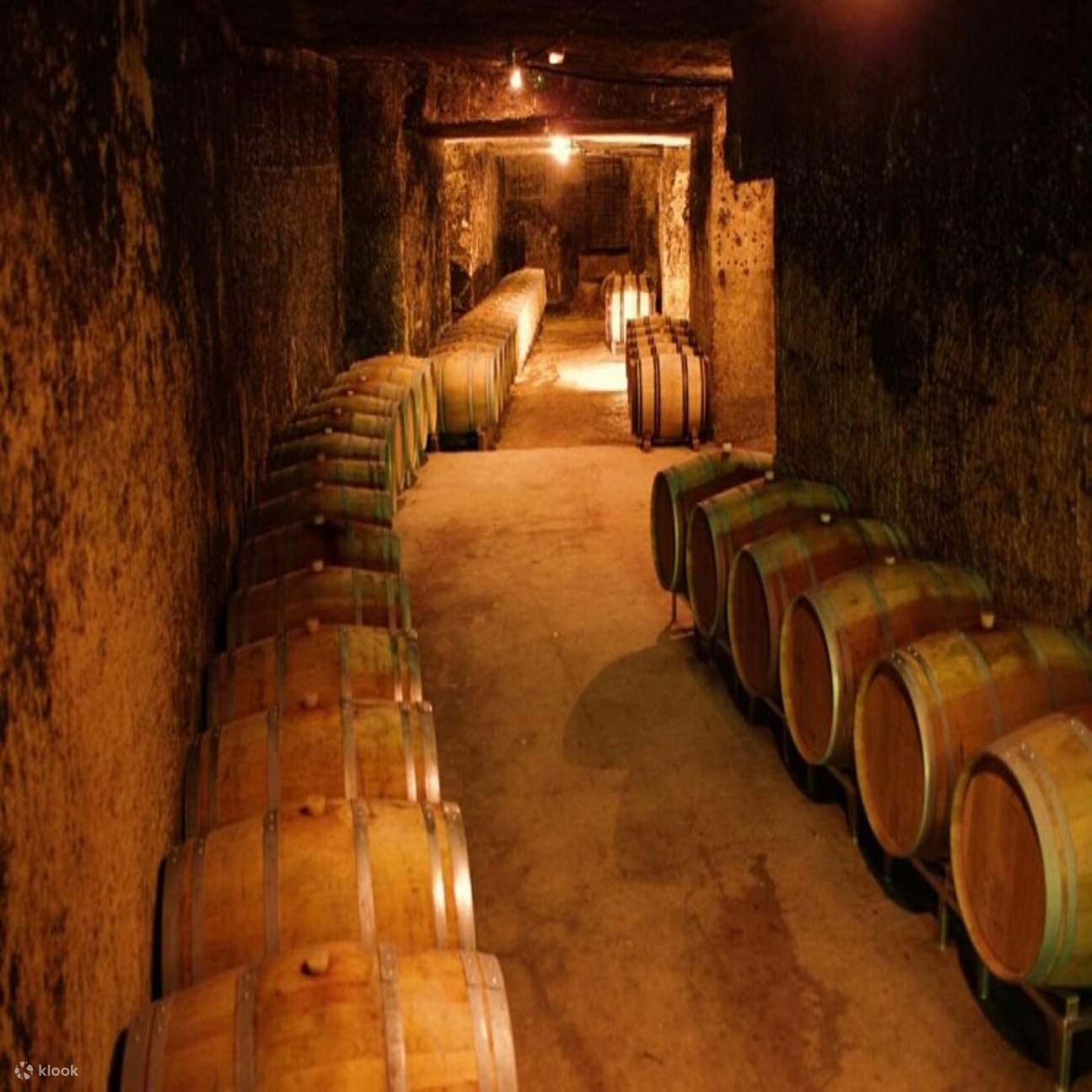 Церковь в скале, сто километров тоннелей и макаруны по рецепту монахинь 1620 года