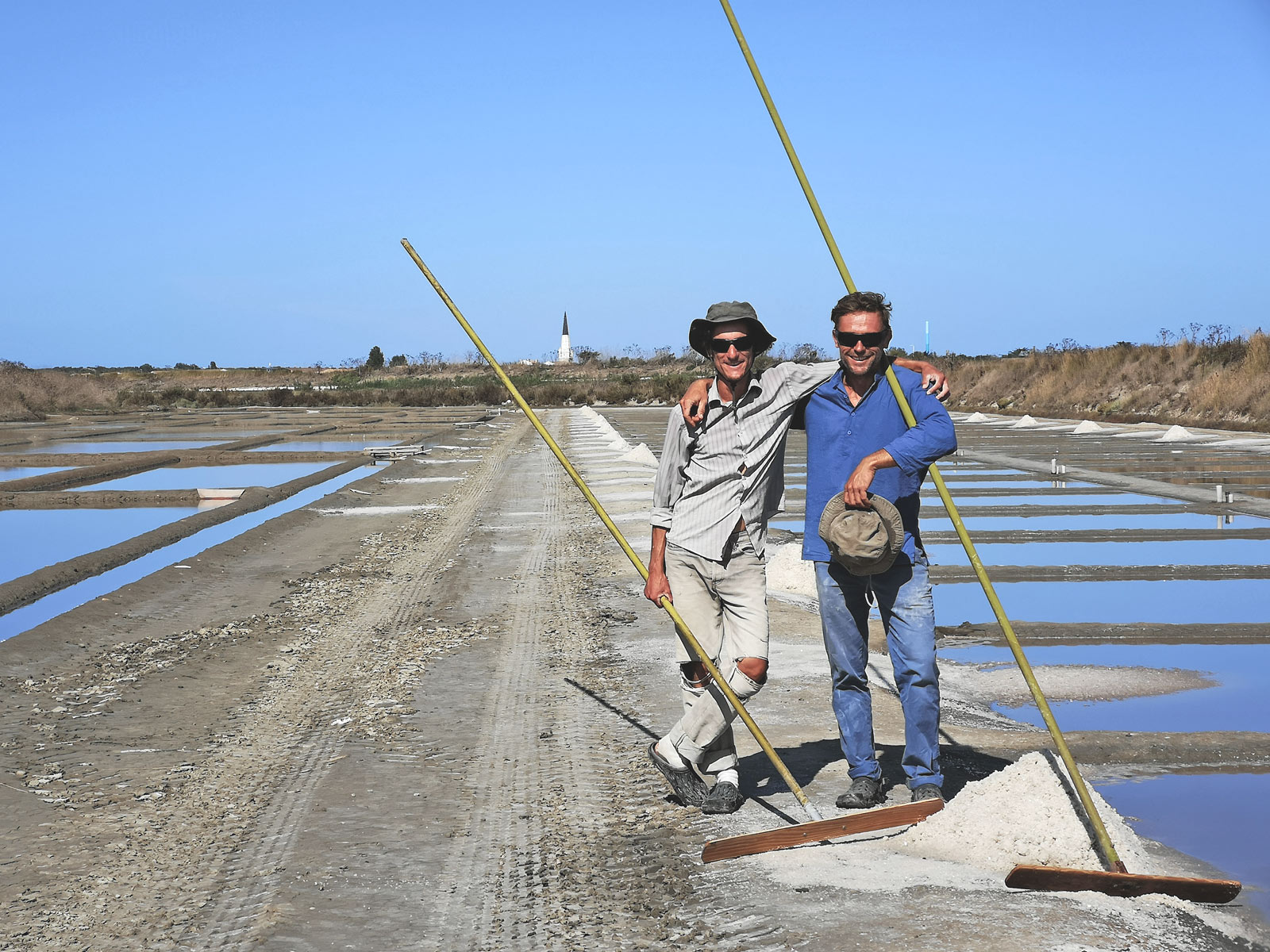 Монахи, ветер и глина — как на острове Ре уже восемь веков добывают соль